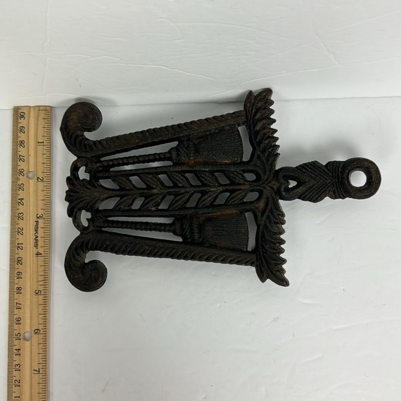 Vtg Griswold Grain Tassel Cast Iron Trivet #1903 broomstick primitive rustic USA - Picture 7 of 9